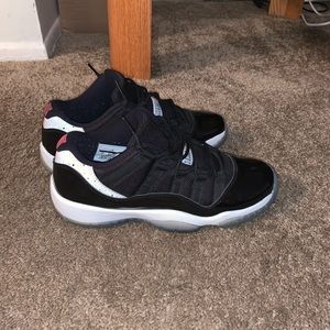 Air Jordan retro 11 size 7Y